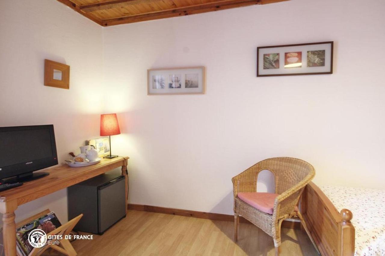Les Chambres Du Chataignier Lery  Buitenkant foto